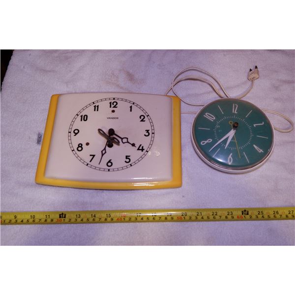 Vintage Vandor Clock & Westclox Clock