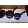 Image 6 : 2 Cast Iron Fry Pans, Enamel Fry Pan, Aluminum Dutch Oven, etc.