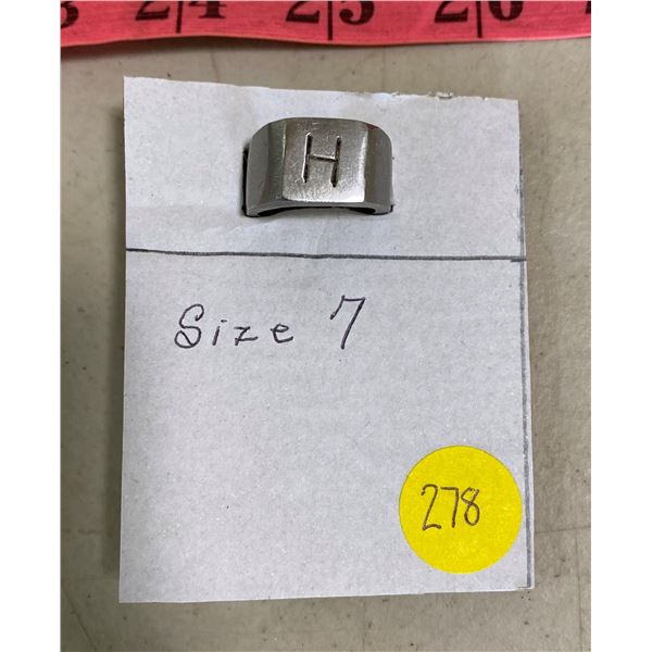 Size 7 "H" Engraved Ring