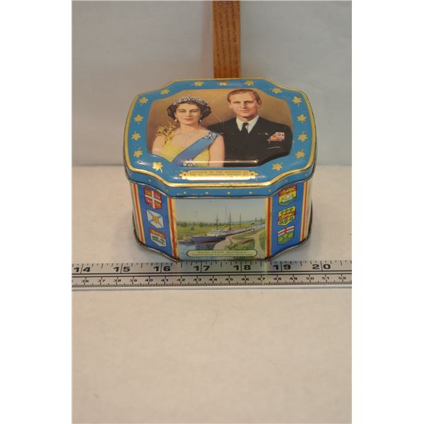 Vintage 1959 Queen Elizabeth ll George W Horner Tin