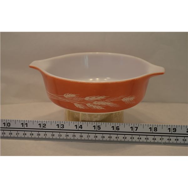 Vintage - Pyrex orange casserole with wheat heads -500ml
