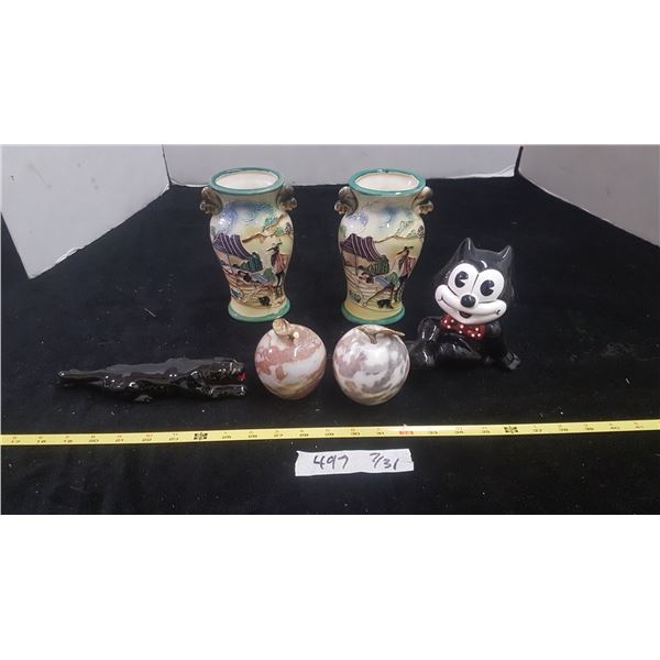 2 Vases / Figurines & Misc.