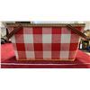 Image 1 : Plaid Picnic Basket