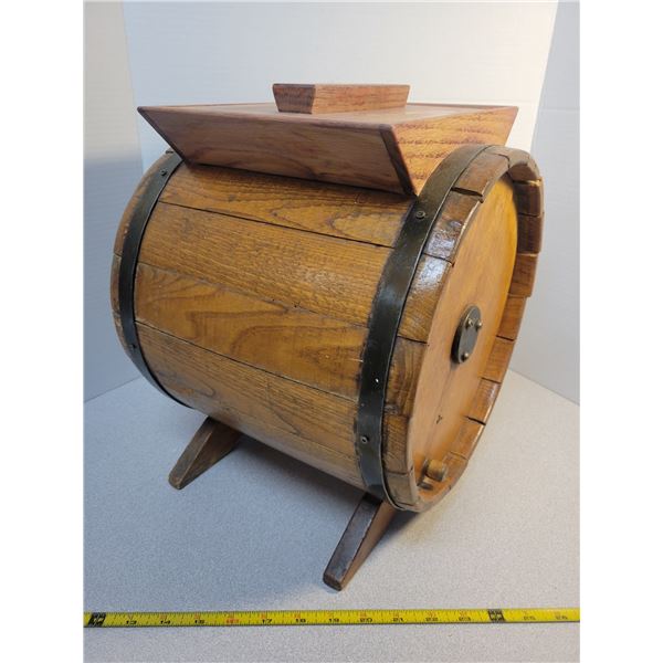 Vintage wooden butter churn (barrel)