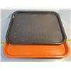 Image 3 : 2 orange & 2 brown plastic trays