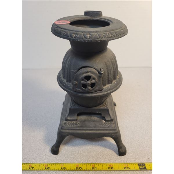 Cast iron cook stove 8" tall