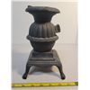 Image 3 : Cast iron cook stove 8" tall