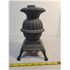 Image 4 : Cast iron cook stove 8" tall