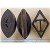 Image 1 : 2 Sad Irons With One Trivet