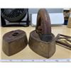 Image 3 : 2 Sad Irons With One Trivet