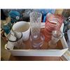 Image 1 : BOX OF VASES