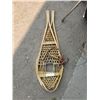 Image 1 : VINTAGE SNOWSHOES