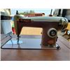 Image 3 : VINTAGE SEWING MACHINE PIEDMONT HUDSON'S BAY COMPANY