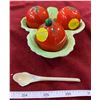 Image 1 : Vintage English Tomato Cruet Set