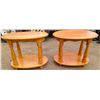Image 4 : 2 Oak End Tables