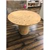Image 2 : 2 Round display tables with table cloths 36" diameter