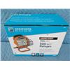 Image 2 : Southwire 133 Halogen Flood Light 500 Watts New in Box