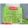 Image 2 : Rubbermaid FG825706WHT Universal Cup Dispenser New in Package