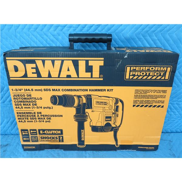 DeWalt D25703K SDS-Max Rotary Hammer Kit  New in Box