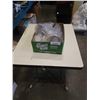 Image 1 : 2 crystal vases