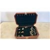 Image 2 : Jewelry case with contents
