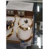 Image 2 : TRAY OF KIMONO JEWELRY, NECKLACES