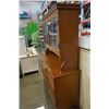 Image 8 : KRUG MAPLE 2 PIECE BUFFET AND HUTCH