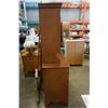 Image 9 : KRUG MAPLE 2 PIECE BUFFET AND HUTCH