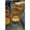 Image 3 : 4 KRUG SPINDLE BACK DINING CHAIRS