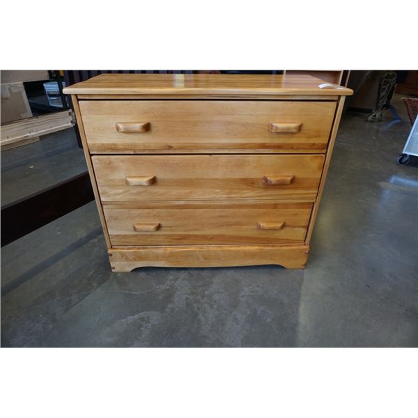 MAPLE 3 DRAWER DRESSER - 40 INCHES WIDE x 19 DEEP x 34 TALL MAPLE 3 DRAWER DRESSER - 40 INCHES WIDE x 19 DEEP x 34 TALL