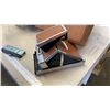 Image 8 : Vintage poloroid camera with electronics