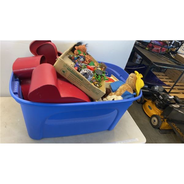 TOTE OF ACTION FIGURES, STUFFED ANIMALS, 1977 TROLL DOLLS, NINJA TURTLES ACTION FIGURES 1988, 1990,