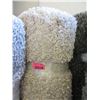 Image 1 : 5' x 7' Beige Shag Area Carpet