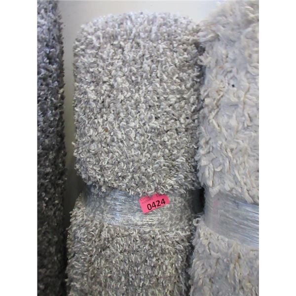 5' x 7' Grey Speckled Shag Area Carpet