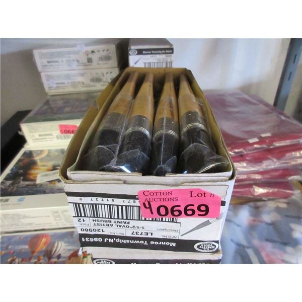 4 Dozen New 1 1/2  Oval Artist Paint Brushes