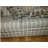 Image 12 : Loveseat C