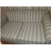 Image 7 : Loveseat C
