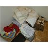 Image 2 : Linens, blanket A