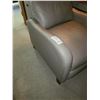 Image 4 : Costco Leather recliner C