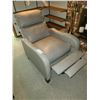Image 6 : Costco Leather recliner C