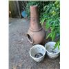 Image 2 : Garden chimney, pots A