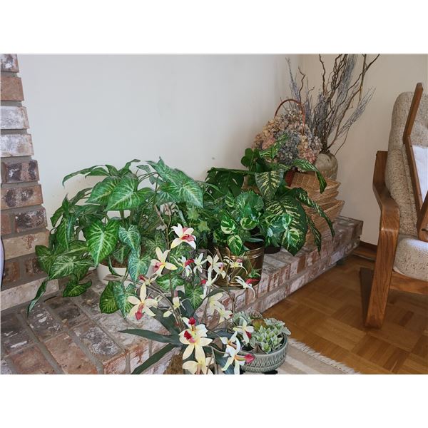 Faux plants, baskets A