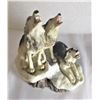 Image 4 : Wolves Statue