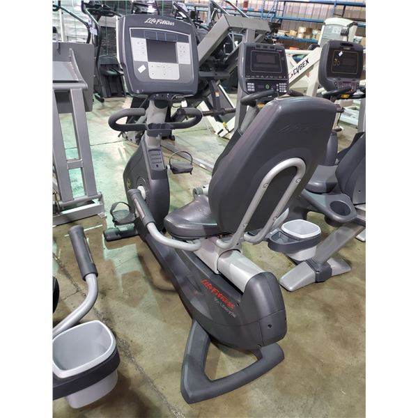 LIFE FITNESS 95R LIFECYCLE COMMERCIAL SELF POWERED RECUMBENT BIKE WITH DISPLAY, IPOD CONNECTOR