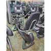 Image 2 : LIFE FITNESS 95R LIFECYCLE COMMERCIAL SELF POWERED RECUMBENT BIKE WITH DISPLAY, IPOD CONNECTOR