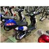 Image 2 : WHITE/BLUE E-70RR ELECTRIC SCOOTER 220LBS CAPACITY, MAX SPEED 32KM/H