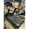 Image 2 : LIFE FITNESS 9500HR COMMERCIAL FLEXDECK TREADMILL
