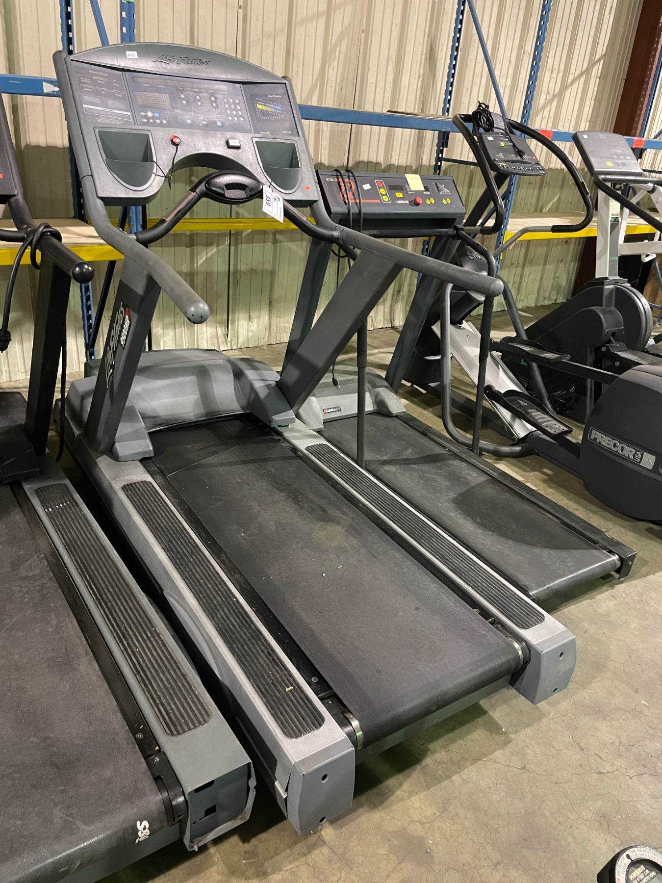 Vélo d'appartement Life Fitness 9500HR – solide et confortable - Sport & Plein air Vélo d'appartement Life Fitness 9500HR – solide et confortable - Sport & Plein air