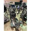 Image 2 : OCTANE FITNESS PRO 4700 COMMERCIAL SELF POWERED ELLIPTICAL WITH SMART STRIDE AND DISPLAY