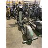 Image 2 : TRUE Z5 COMMERCIAL ELLIPTICAL CROSSTRAINER ( FOR PARTS & REPAIRS )